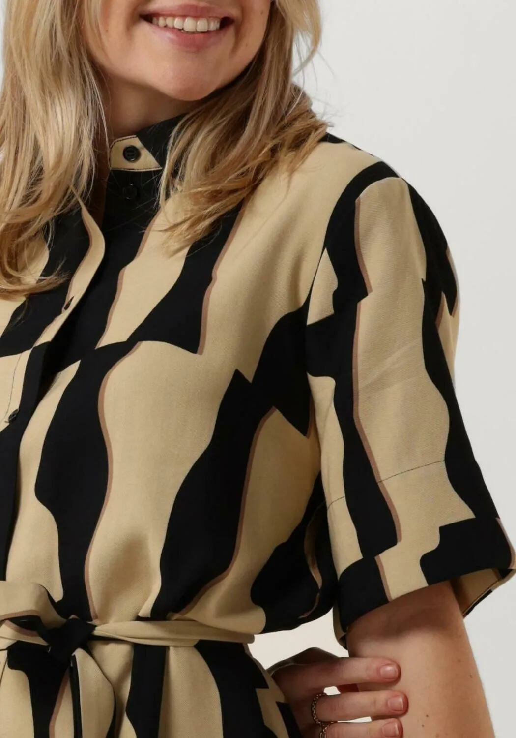 beige minimum midi jurk idinna