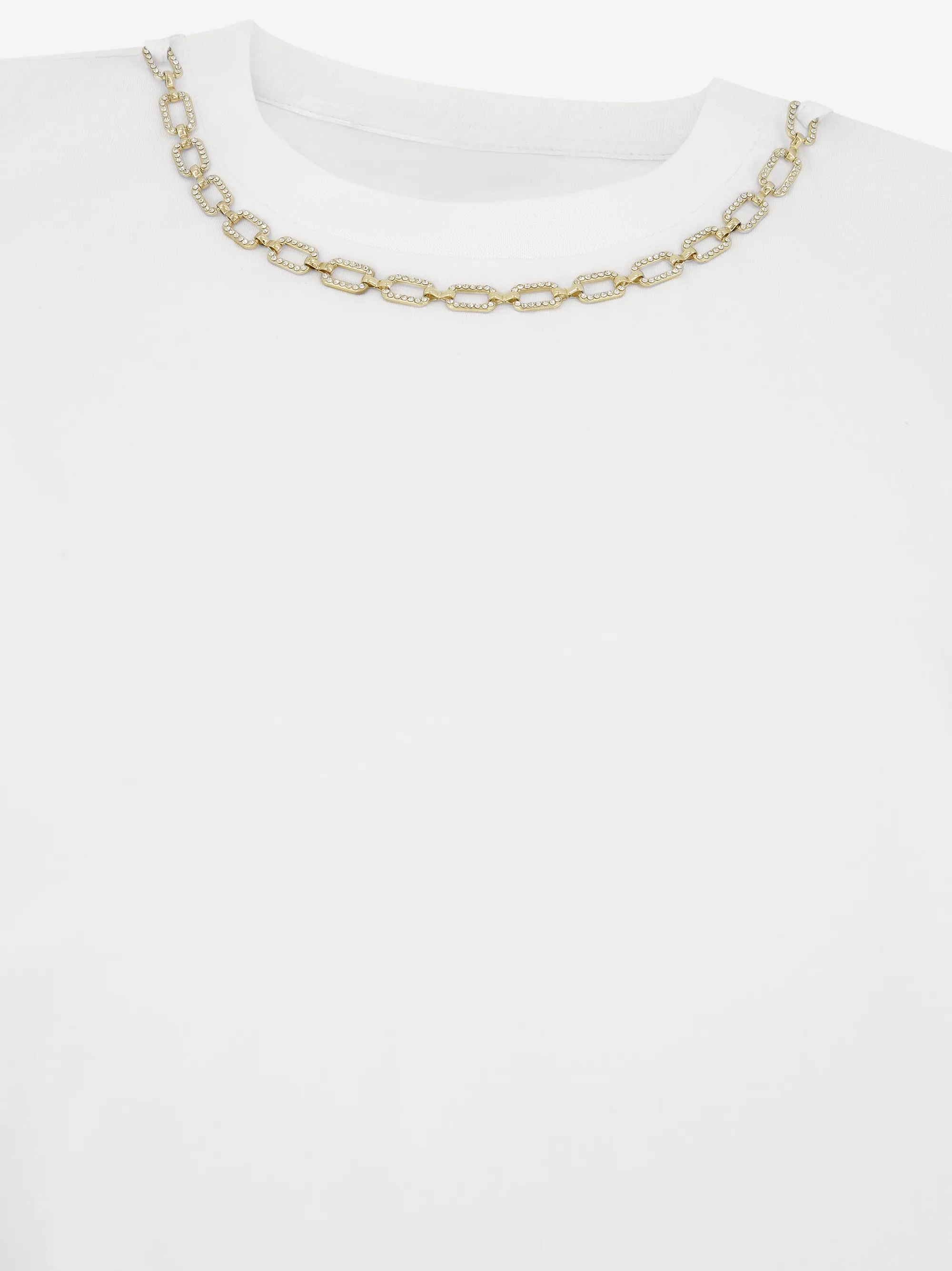 TSHIRT MET KETTING DETAIL BIJ HALS